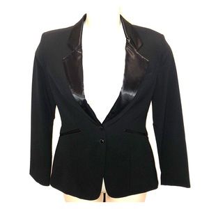 Women’s Tuxedo Style Jacket